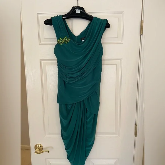 Tadashi Shoji | Dresses | Tadashi Shoji Green Dress With Broach Embellishment Gorgeous Dress | Poshmark Tadashi Shoji | Dresses | Tadashi Shoji Green Dress With Broach Embellishment Gorgeous Dress | Poshmark